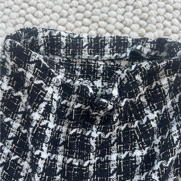 H&M Black and White Mini Pencil Skirt - Picture 3 of 3
